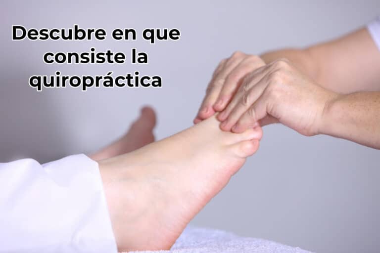 masajista-realizando-un-masaje-en-los-pies-a-otra-persona