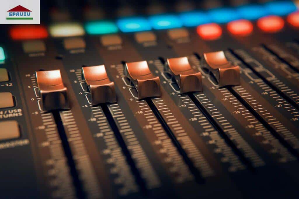 DJ